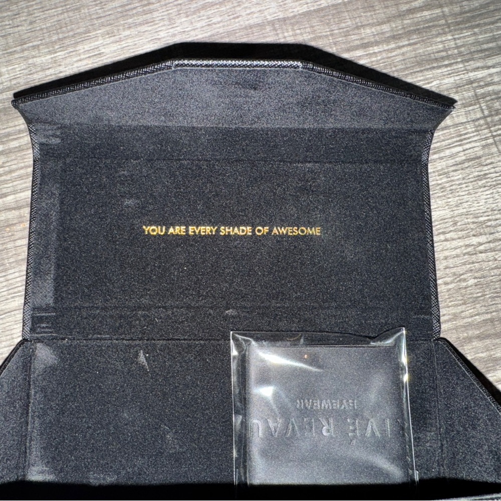 Prive Revaux Tortoise Shell Round Reader Glasses - Picture 4 of 4